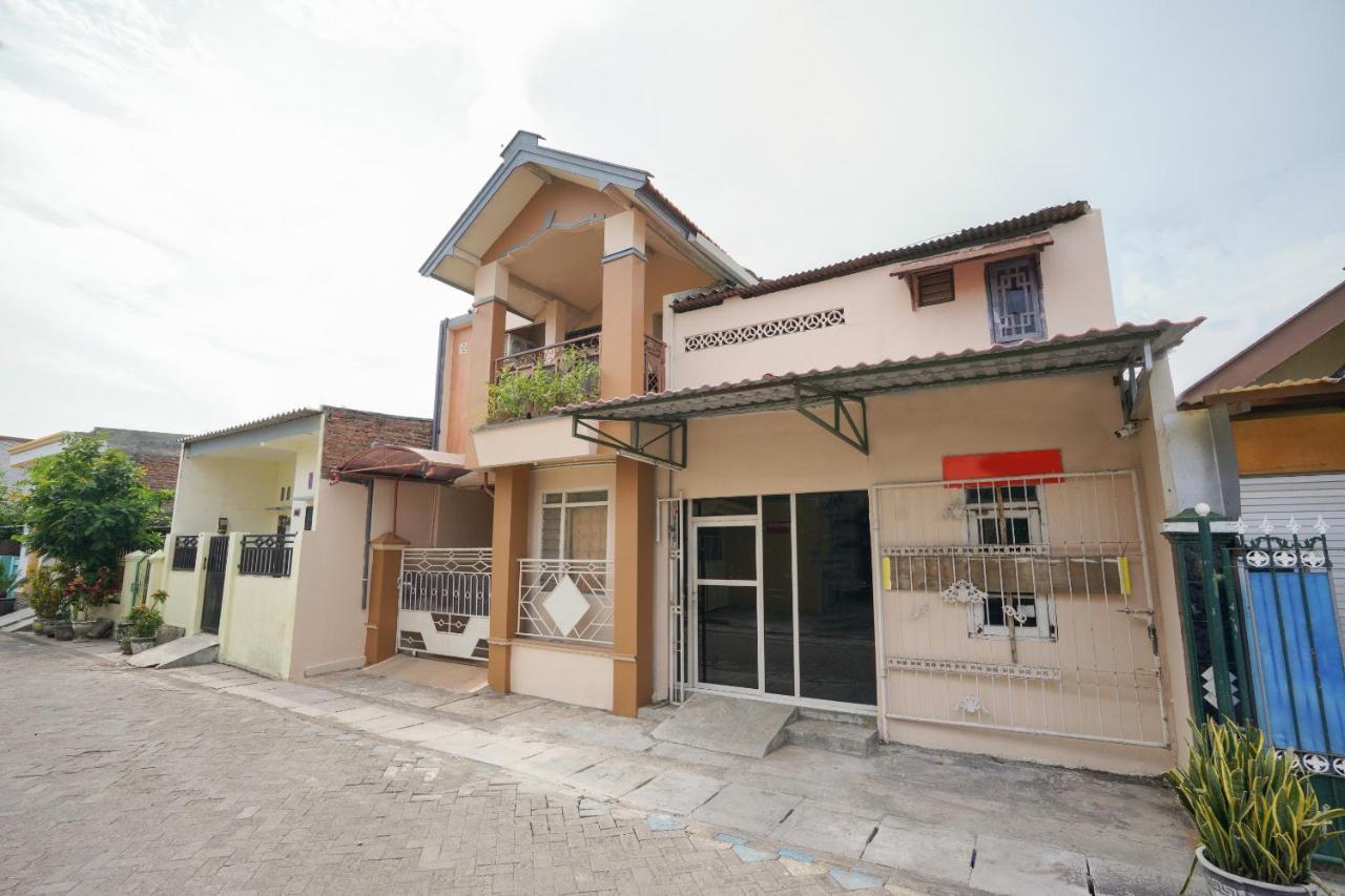 Oyo 2656 Az Zahra Residence Syariah Surabaya Eksteriør billede