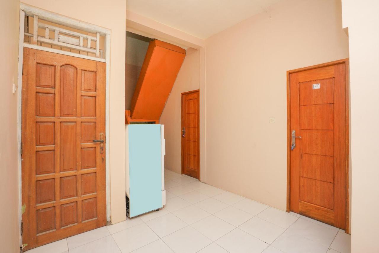 Oyo 2656 Az Zahra Residence Syariah Surabaya Eksteriør billede