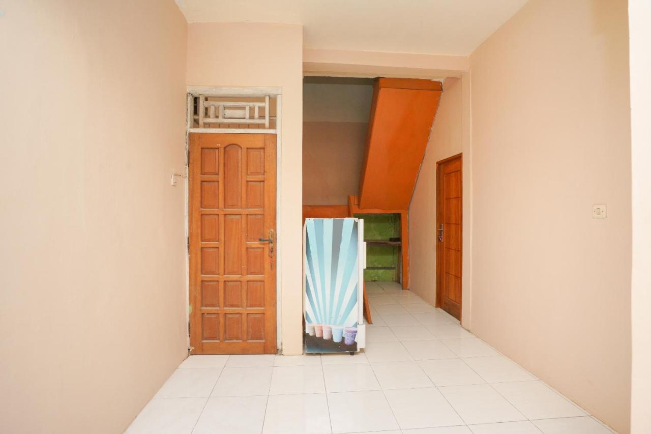 Oyo 2656 Az Zahra Residence Syariah Surabaya Eksteriør billede
